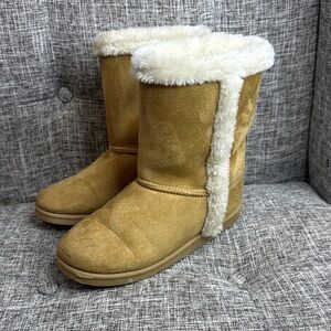 Kids Tan Suede Boots with Faux Fur Lining